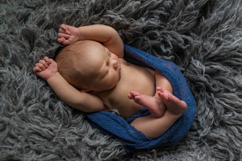 tips to take your own newborn photos